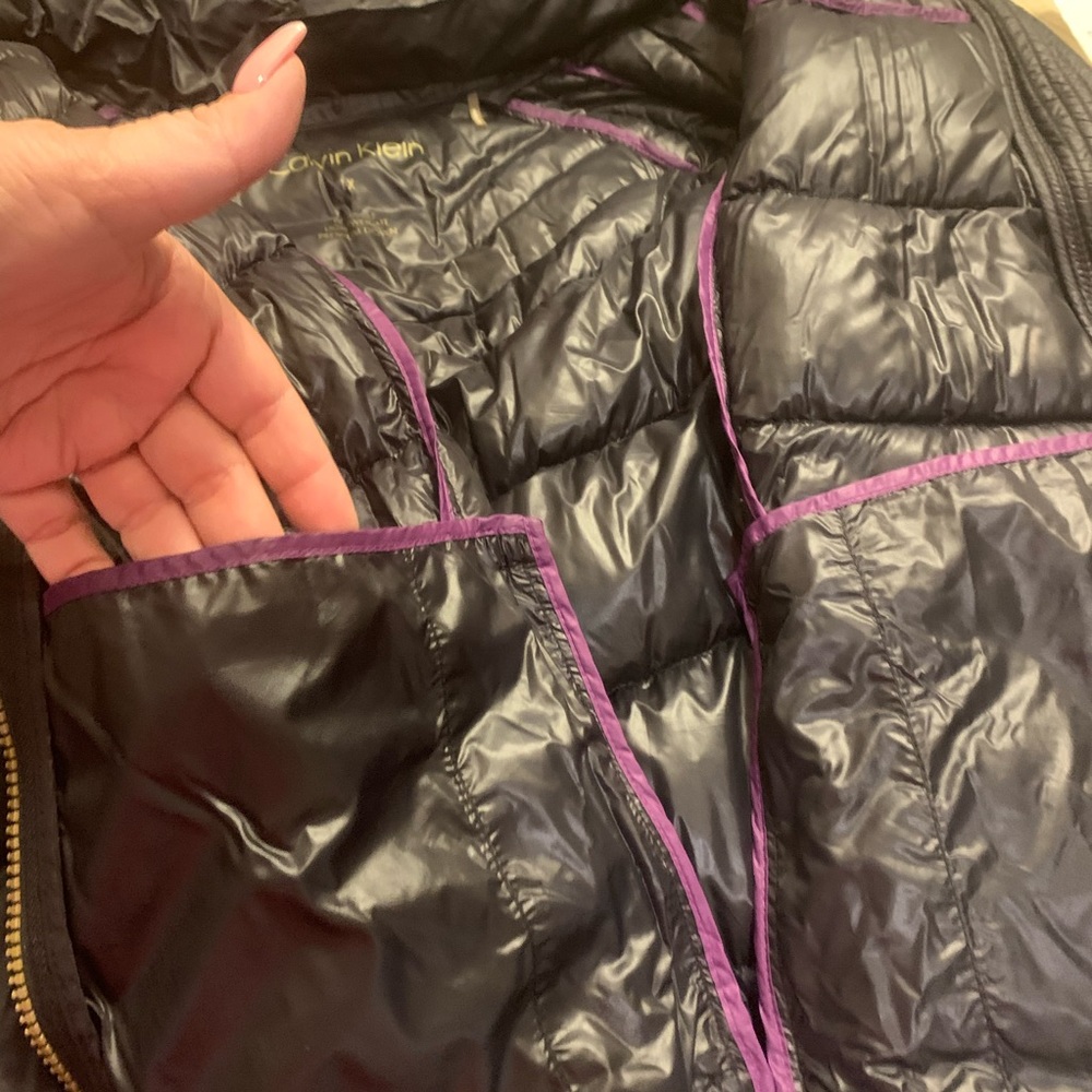 Used ladies Calvin Klein zip up  light wt w down